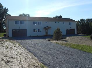 5524 Riverview Rd N, Slatington, PA 18080