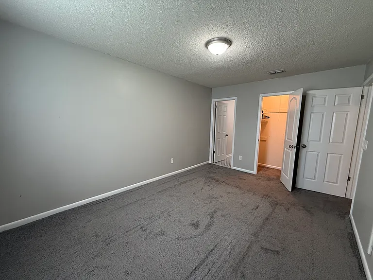 805 Meadowbrook Dr #B — Photo 13