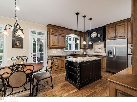 2nd image of 3040 Leeds Garden Ln