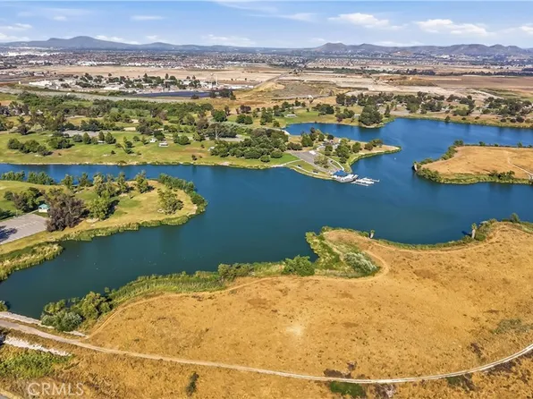 2201 Bloomfield Ln, Corona, CA 92882