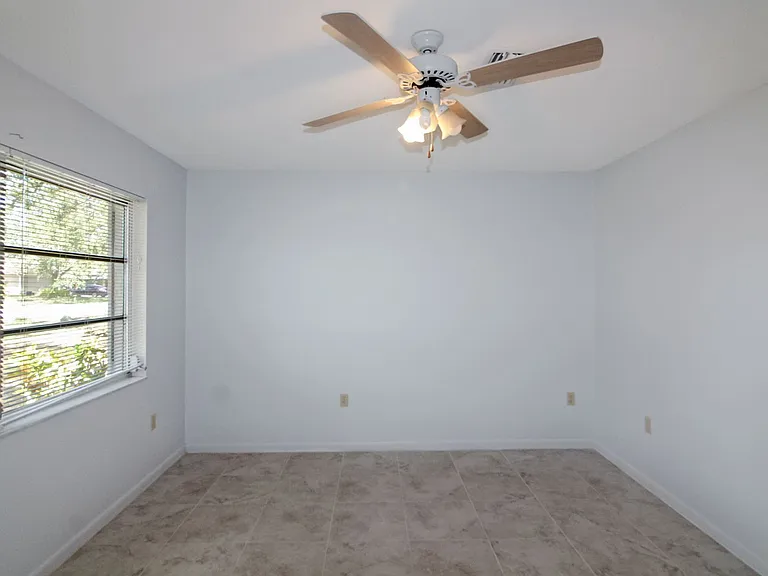 1317 Mango Ave — Photo 4