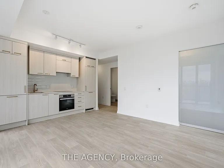 634 Church St #2303 — Photo 6