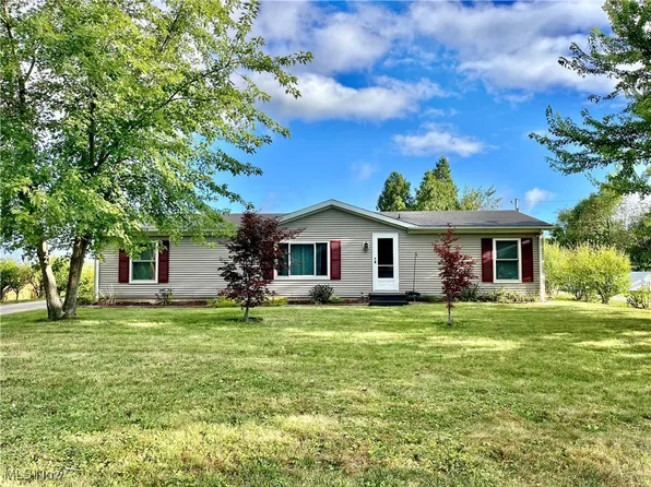 114 W Main St, Seville, OH 44273