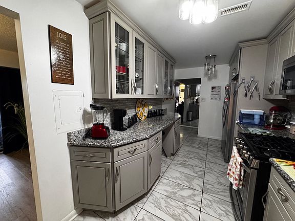 5th image of 500 Park Ave APT 122