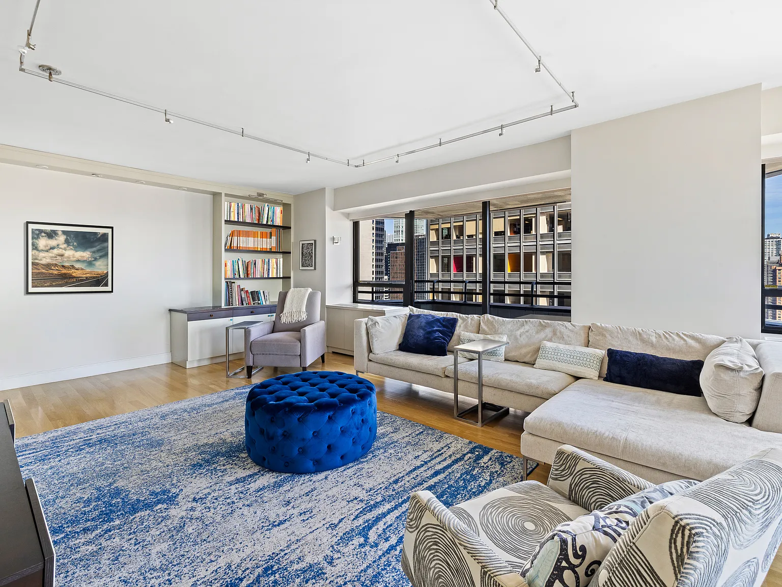 240 East 47th Street — Photo 2