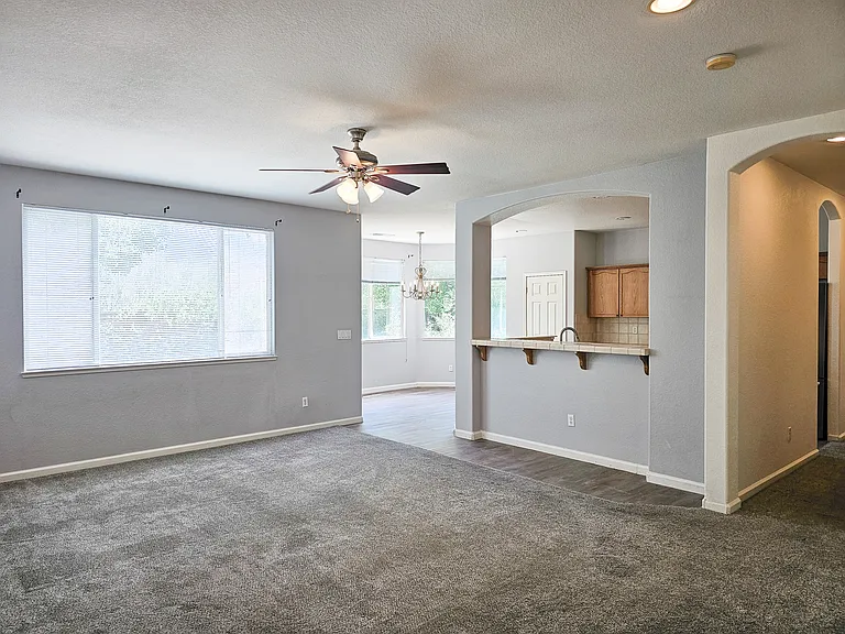 1870 Cliffhanger Dr — Photo 5