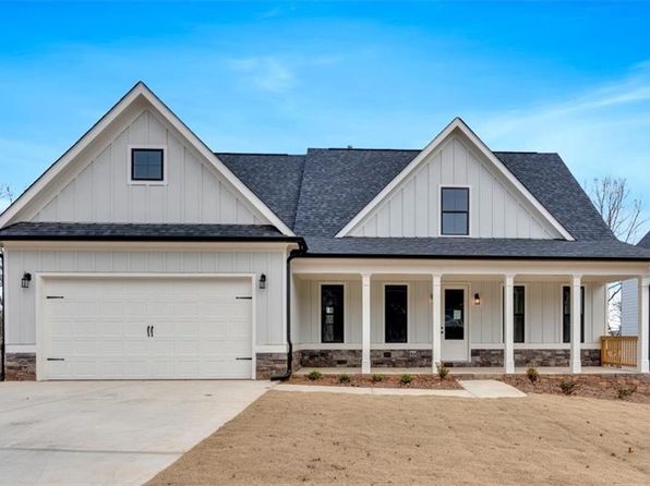 22 Rock Ridge Ct SE, Cartersville, GA 30120
