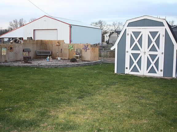 3rd image of 614 4th St