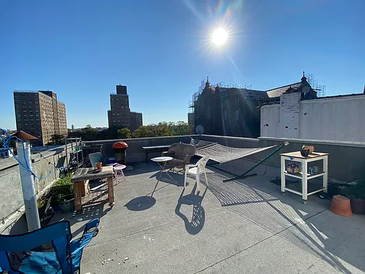 Rented by Premier Metro Realty Corp | media 10