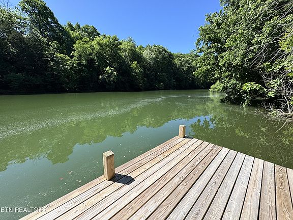 3rd image of 983 River Hill Rd