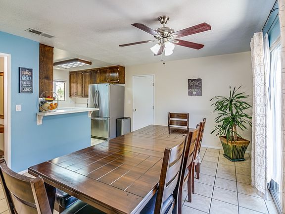 5th image of 3998 Sherbourne Dr