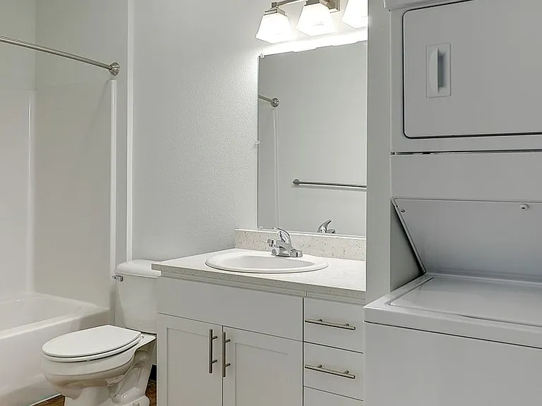 5511 NE 17th Ave — Photo 7