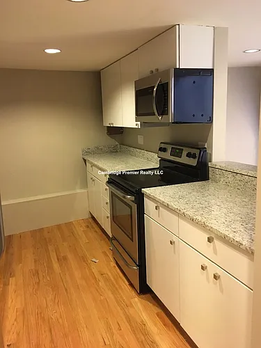 17 Bow St #33 Photo 1