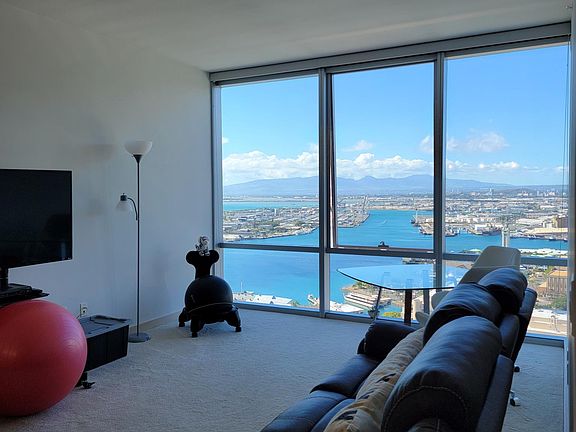 5th image of 555 South St #4009