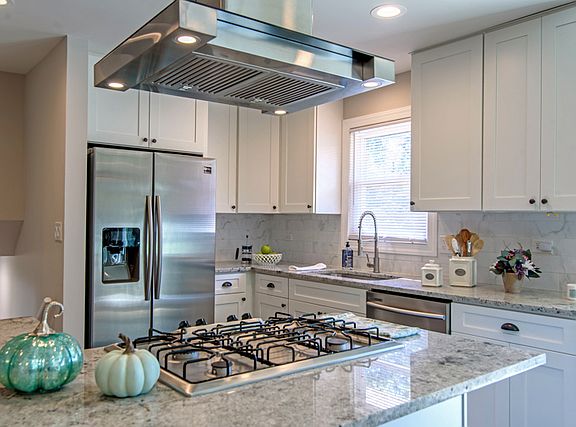 5th image of 17209 Country Ln
