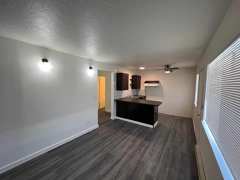 Studio West Apartments — Photo 27