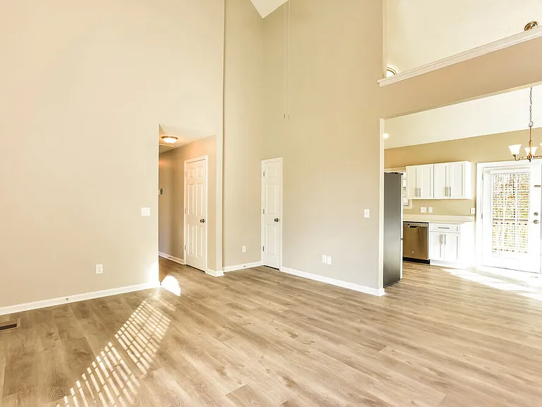 1920 Streamfield Ct — Photo 5