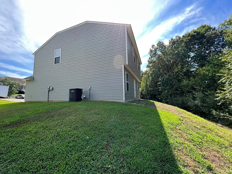 1204 Sweetgrass St — Photo 6