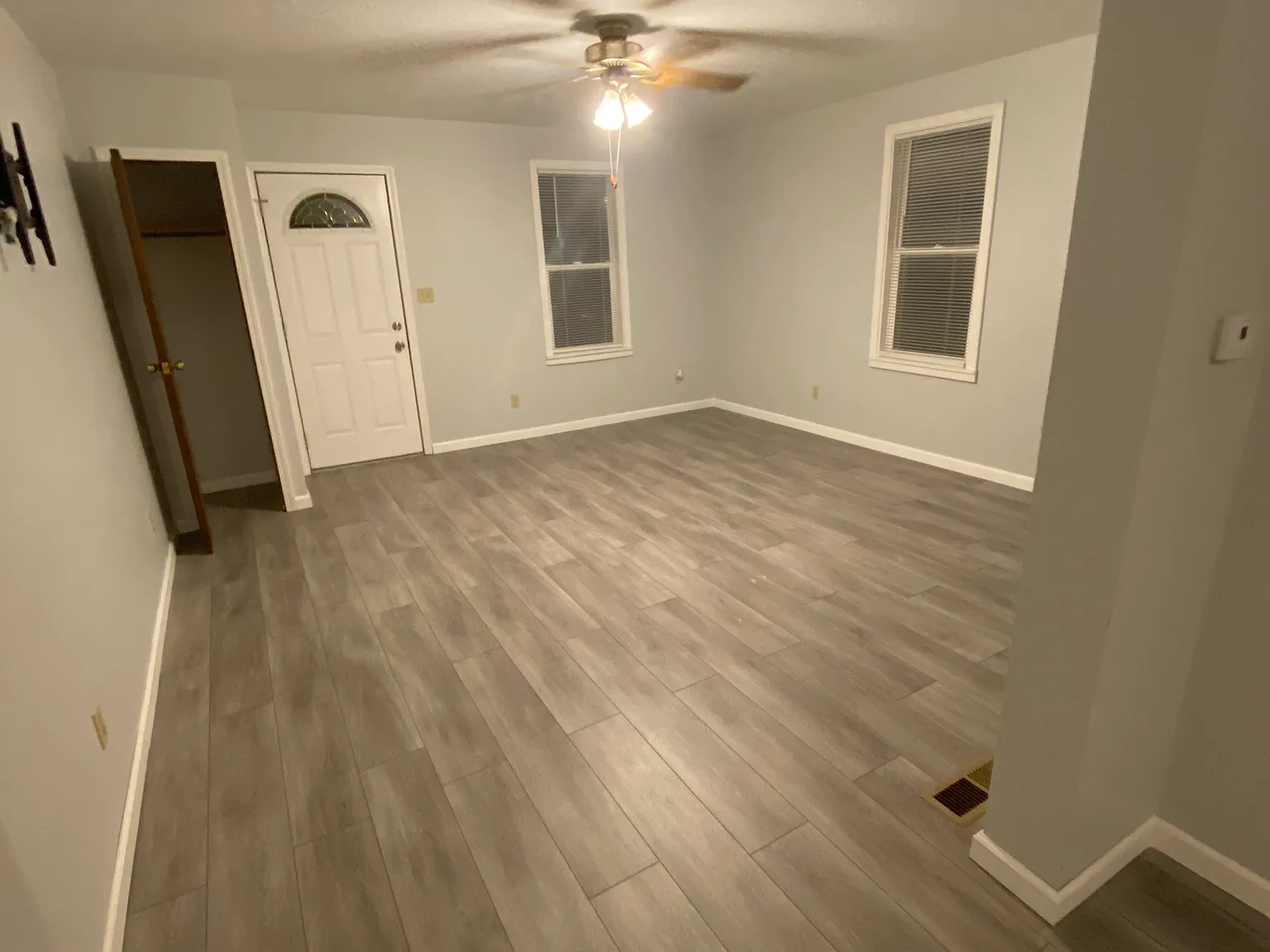 215 Woodworth Ave — Photo 2