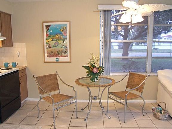 4th image of 4375 Tahitian Gardens Cir APT E