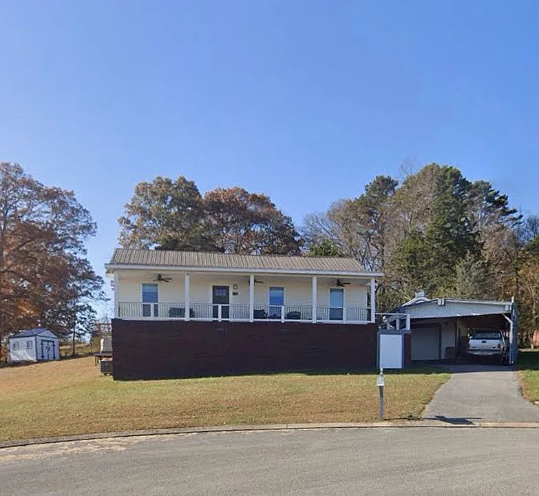 418 Pocahontas Ln — exterior photo