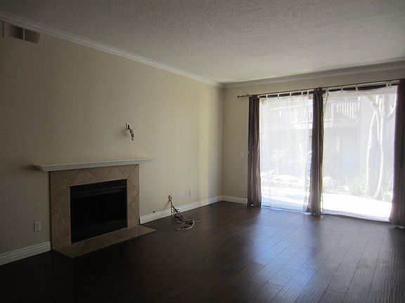 2nd image of 10561 Lakeside Dr S