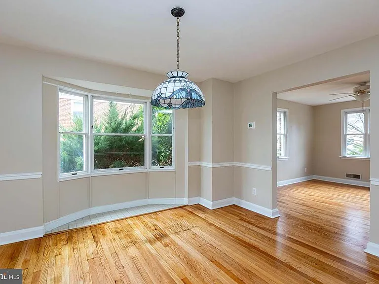 627 Walker Ave — Photo 2