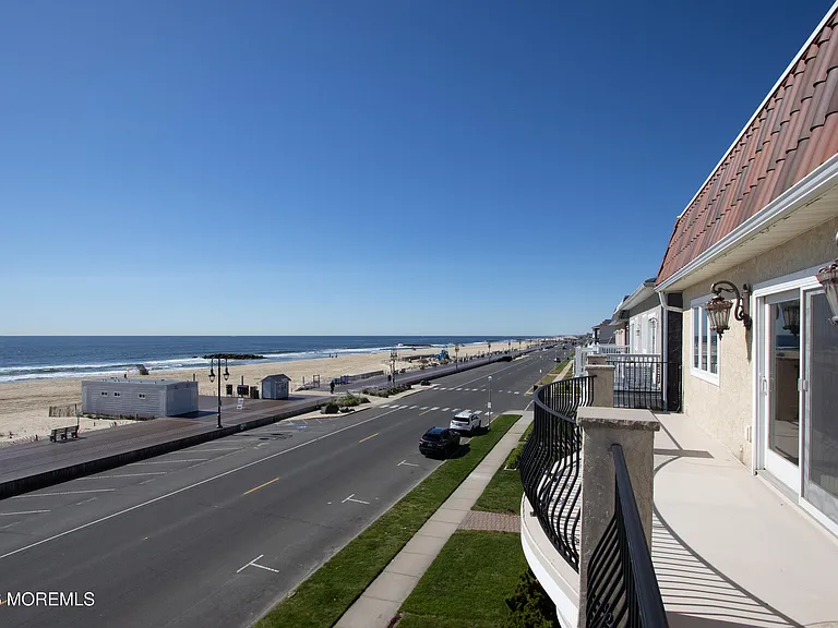 1007 Ocean Ave — Photo 44