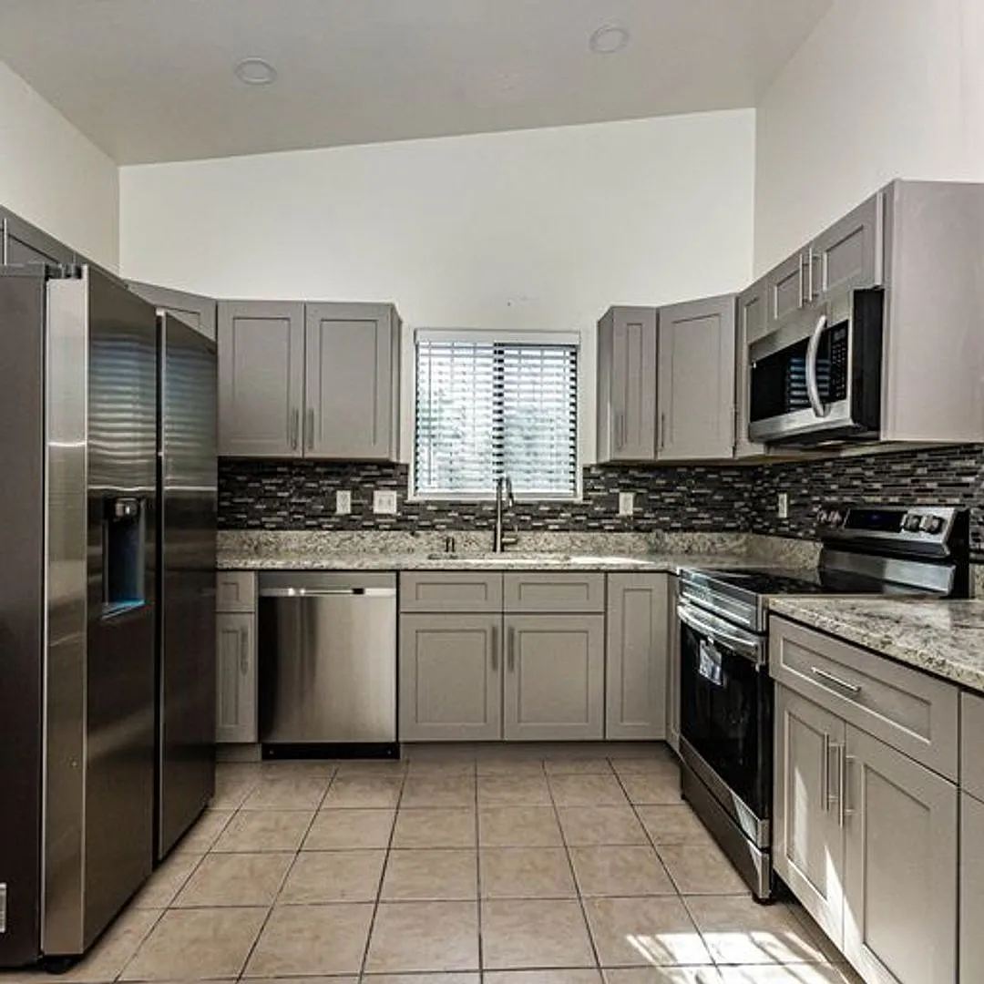 Building Photo - 610 E Waverly St #1 & 2