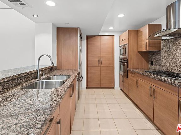 3rd image of 13650 Marina Pointe Dr Unit 306
