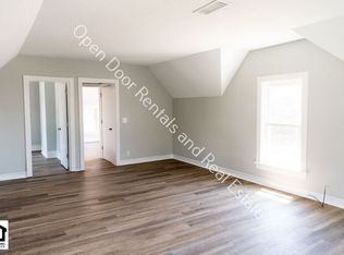 109 1/2 E Broad St, Angola, IN 46703