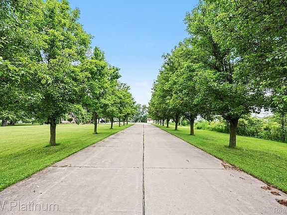 4th image of 37433 26 Mile Rd