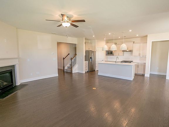 3rd image of 353 Elkins Pl