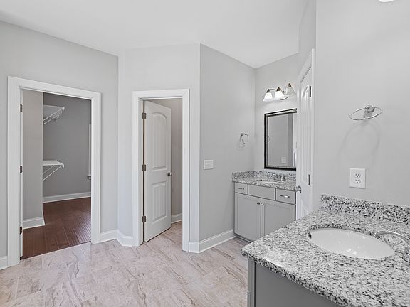 5th image of 15 Hollyhock Ln