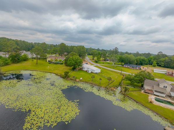 231 Lakeshore Dr, Moultrie, GA 31768