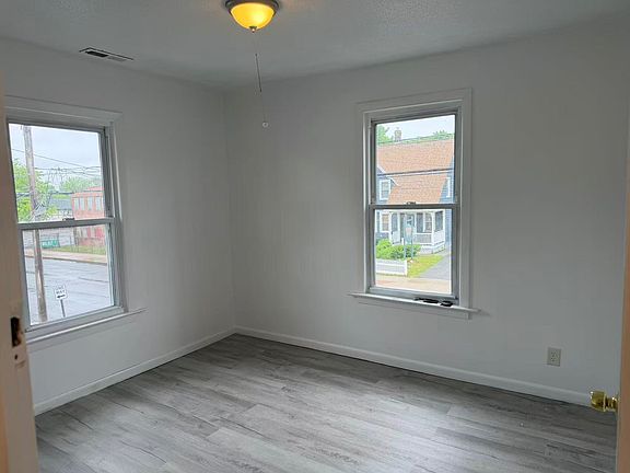 3rd image of 278 Campbell Ave #2