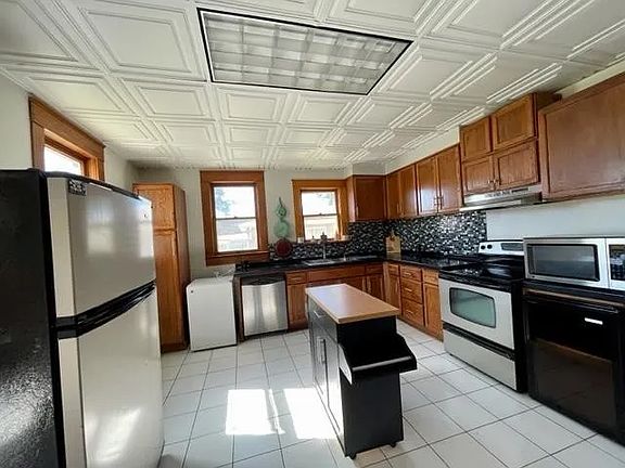 2nd image of 501 Washington St