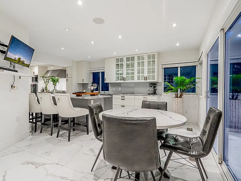 6446 Marine Dr — Photo 15