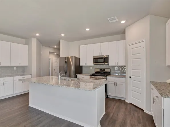 261 Gallant Front Trl, Magnolia, TX 77354