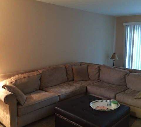 3rd image of 507 Fox Ct W