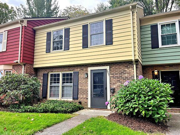 3rd image of 2809 Wellesley Ct