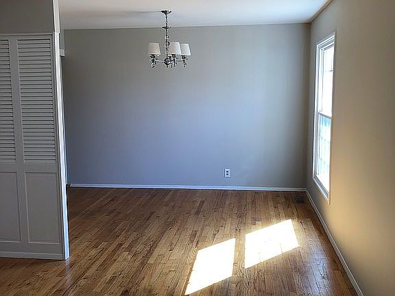 5th image of 2800 Wellington Dr
