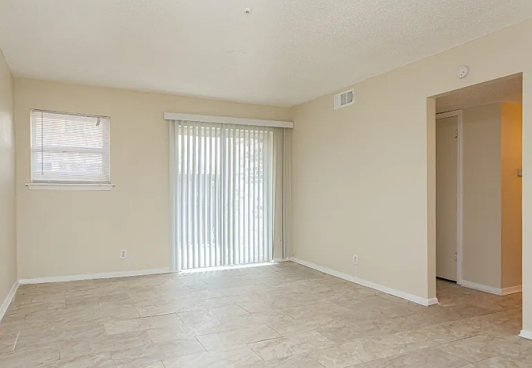 Cedarwood Apartments — Photo 8