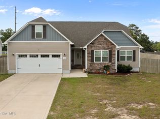 308 White Dove Dr, Hubert, NC 28539