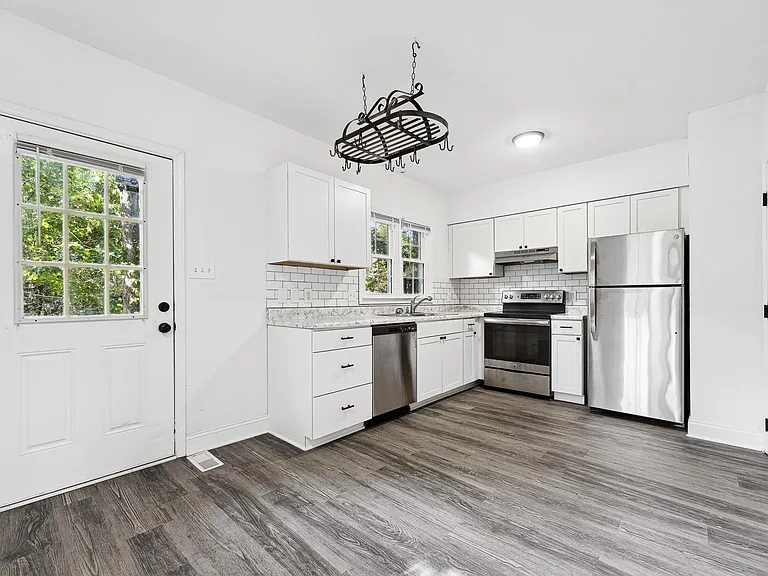 6101 Highcastle Ct — Photo 8