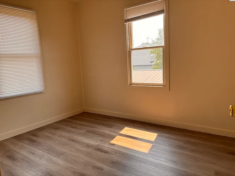 316 Casey Ave — Photo 8