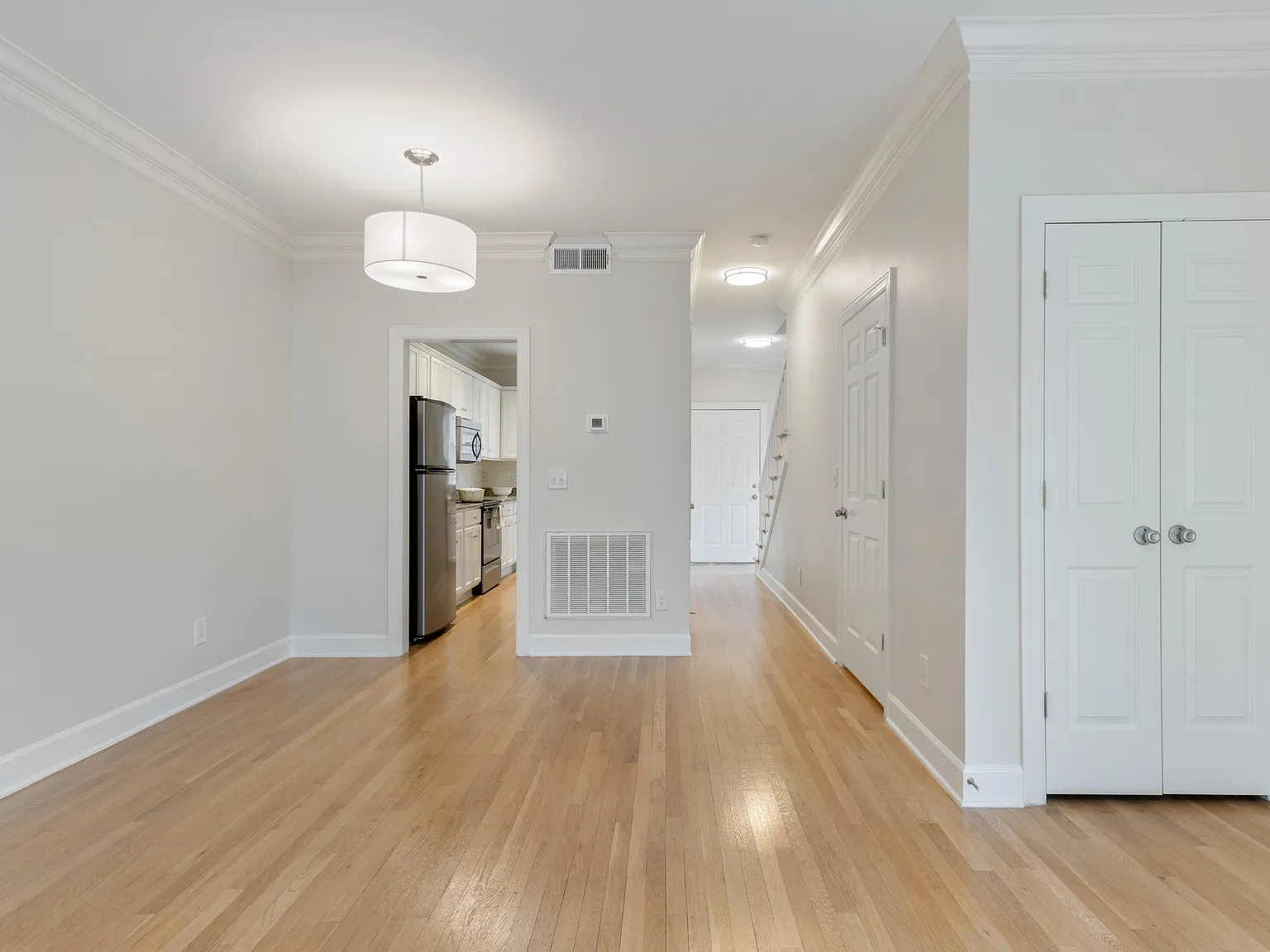 2 bed, 2.5 bath, 1250 sqft, $2,499 — Photo 4