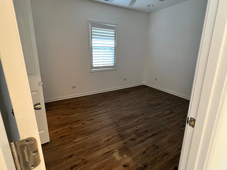2717 W Saint Helen St #2 — Photo 3