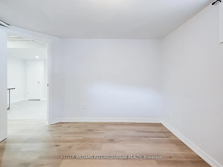 2556 Lake Shore Blvd W #LOWER — Photo 16