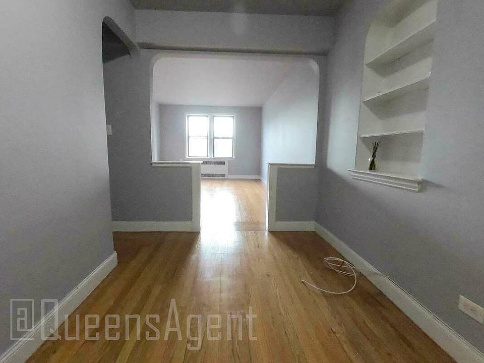 1st image of 4915 Skillman Ave #P3